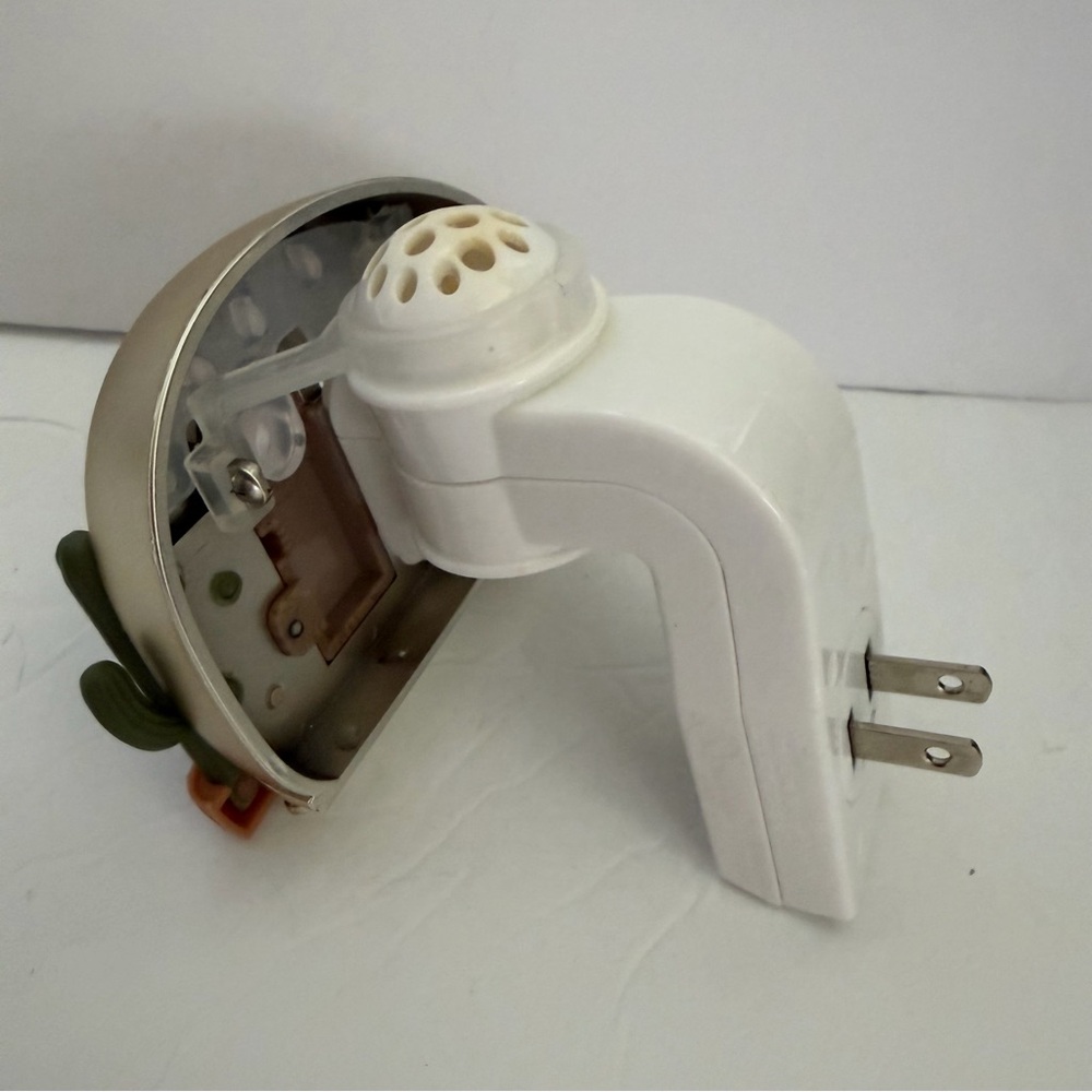 Cactus Camper Wallflower Nightlight - Picture 5 of 11